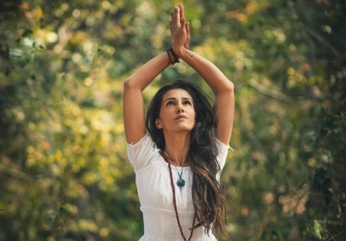 Dit zijn de voordelen voor je huid van yoga!