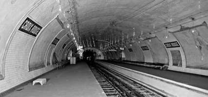 Hoe gaaf: dit wil men van de verlaten metrostations in Parijs ...