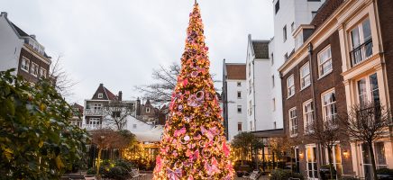 Pulitzer Garden: aanschouw een roze couture kerstboom van Clae...